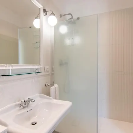Nocleg ze śniadaniem Eden Jacuzzi Pool 4*