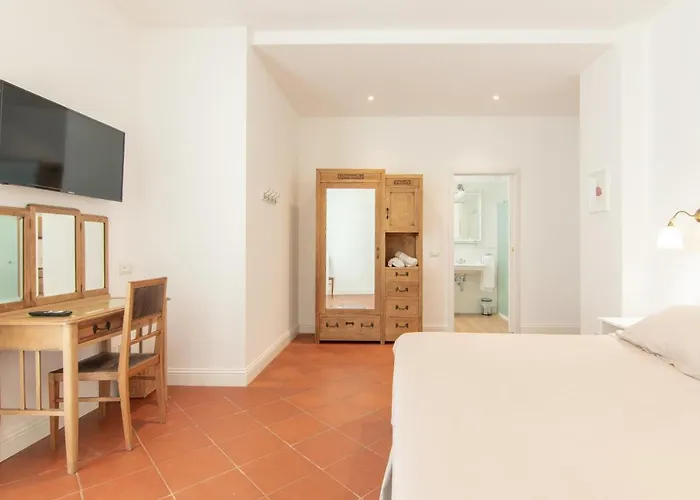 Eden Jacuzzi Pool Bed & Breakfast 4*