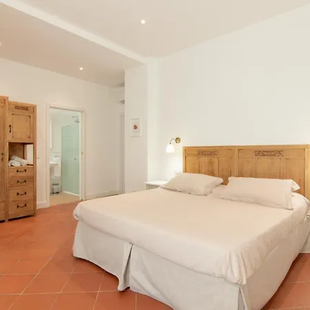 Eden Jacuzzi Pool Bed and Breakfast *